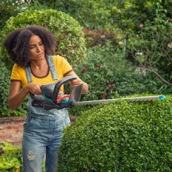 GARDENA Accu Heggenschaar ComfortCut 50/18V P4A Set -Aanbiedingen Tuin Stijl Winkel gardena accu heggenschaar comfortcut 50 18v p4a set 1500x1124 640af31465a2d l